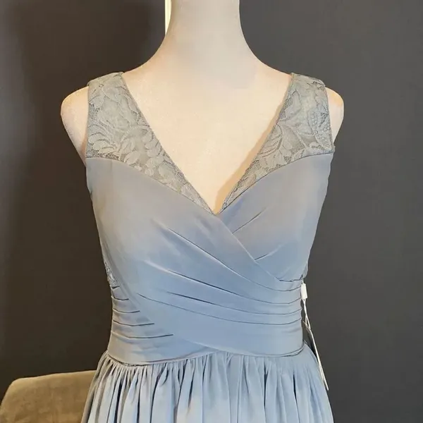Women’s Full Length V-Neck Chiffon Bridesmaid Party Dress Size 2 NWT - Image 2