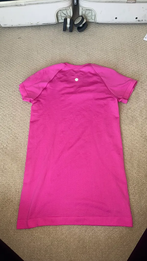 Size 4 lululemon swiftly tech  - Image 2