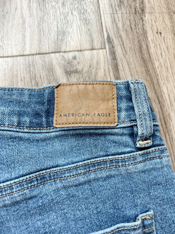 American Eagle Stretch Straight Leg Mom Jeans Medium Wash Denim Tapered Size 4 - Image 11