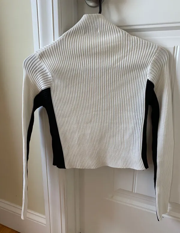 Verge Girl Zip Front Knit Top S/M - Image 2