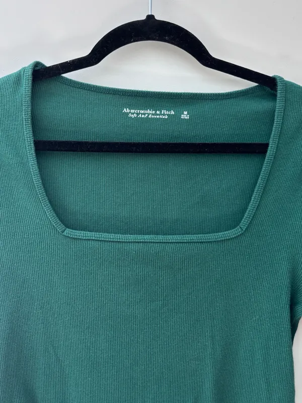 Abercrombie & Fitch Soft A&F Essentials Green Square Neck Long Sleeve Top Medium - Image 4