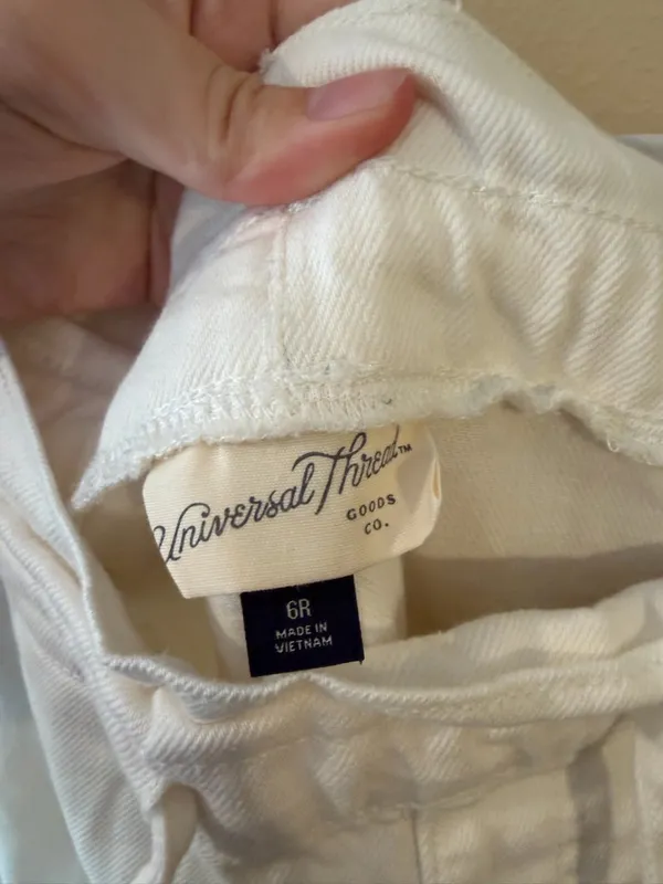 Universal Threads Cream Women's paper bag jeans - Image 2