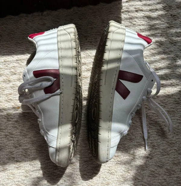 V12 Sneakers - Image 3