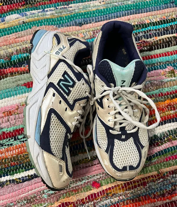 Vintage  Sneakers - Image 5