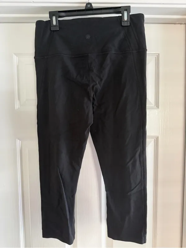 Athleta Black Horizon Scallop Capri Leggings Size Medium Athleisure Trendy Y2K - Image 3