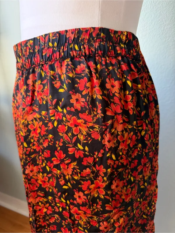 GAP Floral Midi Skirt with Side Slit Size Large - Image 4