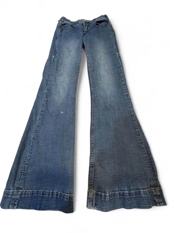 Cowgirl Tuff Women's Bootcut Jeans in Washed Blue - Image 4