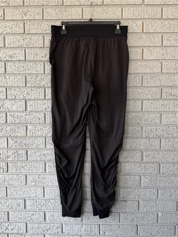Lululemon Beyond the Studio Jogger Black Size 8 - Image 7