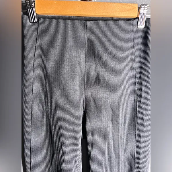 Lululemon Brushed Softstreme Ribbed Zip Flared Pant 32.5" Black.  Size 2 - Image 6