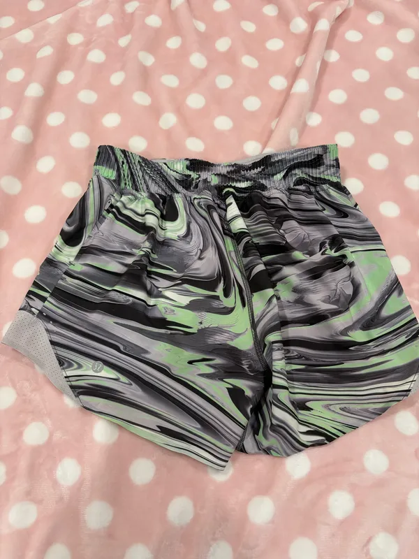 Lululemon Hotty Shorts Special Edition 4"  - Image 2