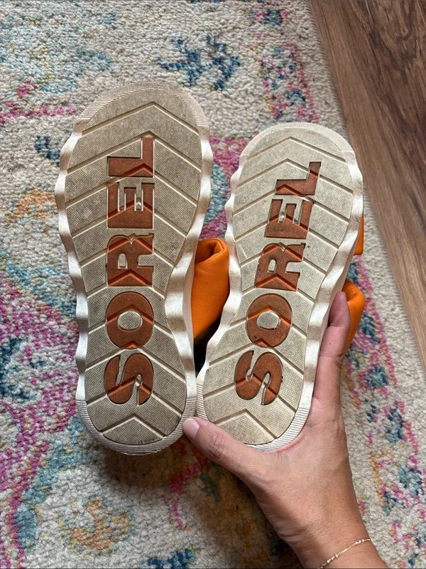 Sorel puffy sandals - Image 4
