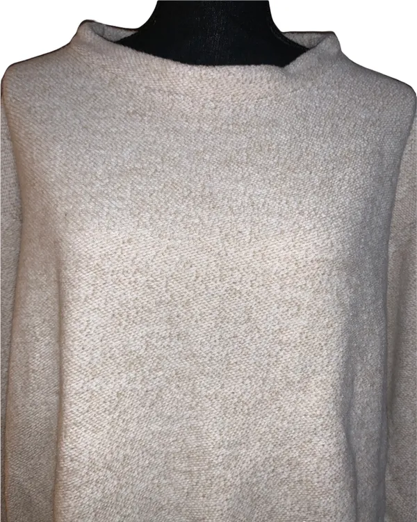 Roundneck 3/4 Sleeve Sweater - Image 4