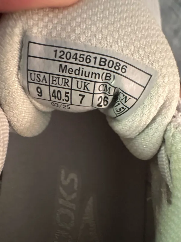 Brooks running sneakers  - Image 6