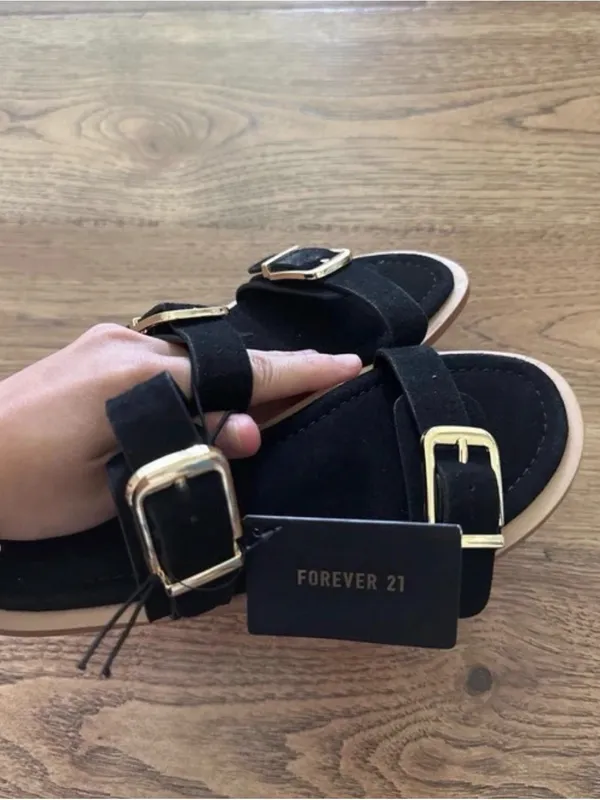 Forever 21 Women’s Black Sandals - Image 2