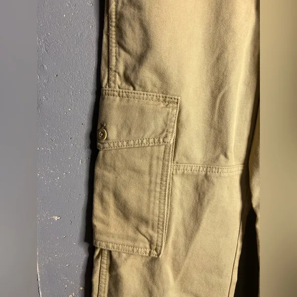 ARITZIA Tna Cargo Khaki Pants in size 0 - Image 7