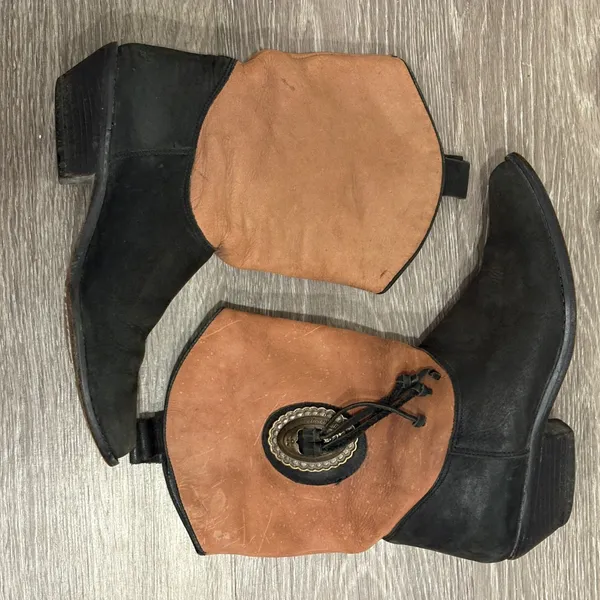 Vintage Colorblock Leather Western Boots Black Tan Concho Made in Brazil 6.5 - Image 8