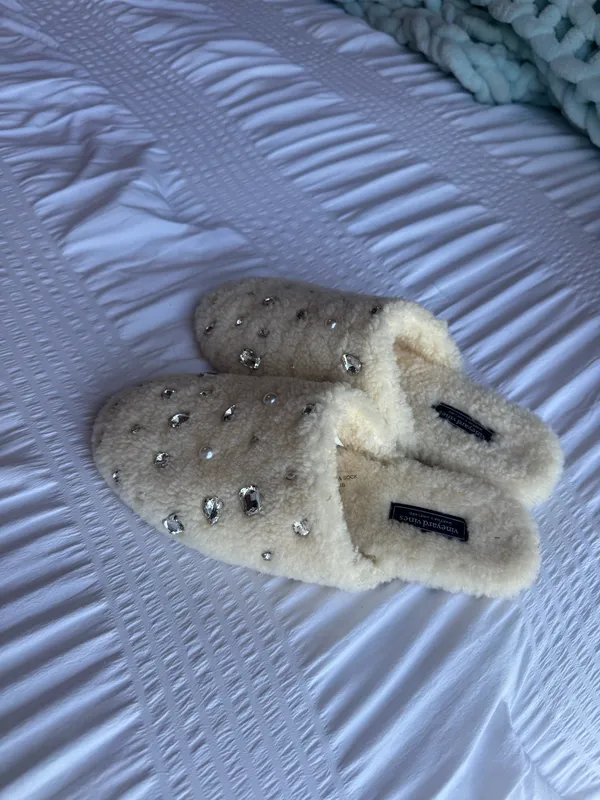 Vineyard Vines Slippers - Image 2
