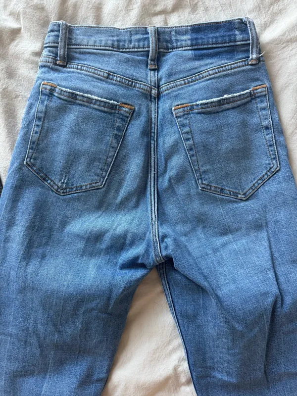 Abercrombie High-Rise Jeans - Image 4