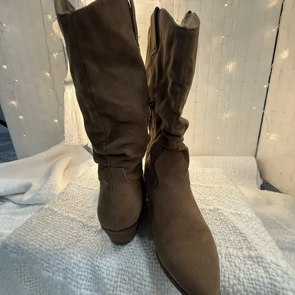 Target Brown Heeled Boots for Women - Image 3