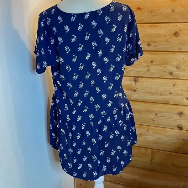 Pleione short sleeve flowing flower print shirt. Size XS. - Image 3