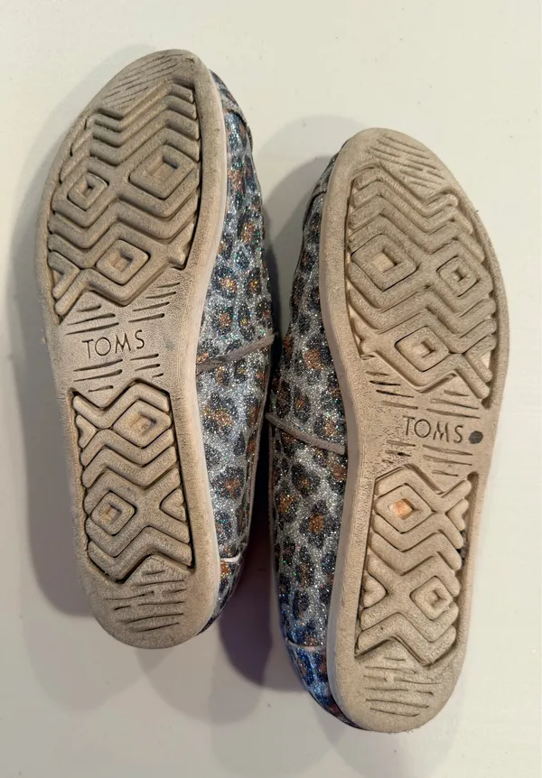 TOMS | Womens Alpargata Classic Silver Glitter Cheetah Print. Size: 6 - Image 9