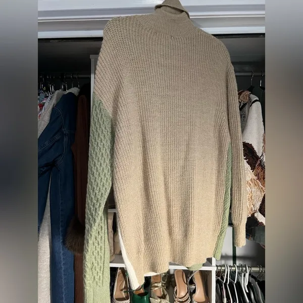 Entro Colorblock Turtleneck Sweater - Image 3