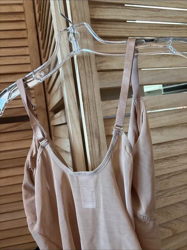Women’s Nude Shaping Bodysuit with Plunge V-Neck Thong Style XL NWOT - Image 6