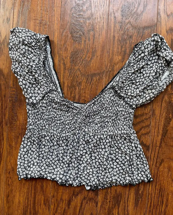 Urban Outfitters Floral Top - Image 3