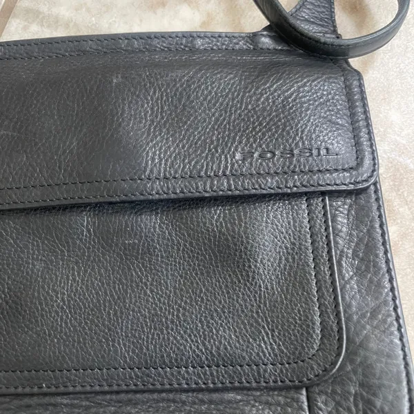 Fossil Black Leather Crossbody Bag, Everyday Handbag, Small Purse, Minimalist‎ - Image 4