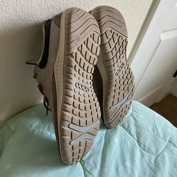 ECCO Women’s Shoes size 38 fits 7 / 7.5 - Image 10