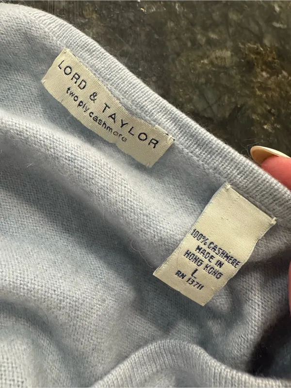 Lord & Taylor Vtg 100% Cashmere Sweater V-Neck Long Sleeve Large - Image 6