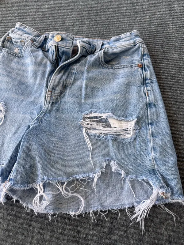 American Eagle Outfitters Baggy Mom distressed short 00‎ - Image 6