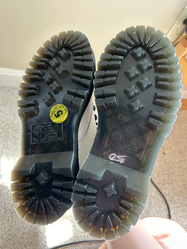 Dr. Martens NWT - Image 3