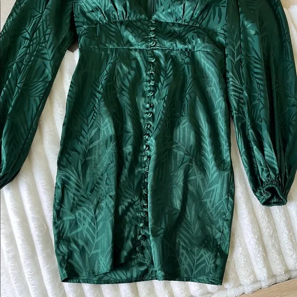 Hello Molly Green Sheath Dress with Puff Sleeves - Image 8