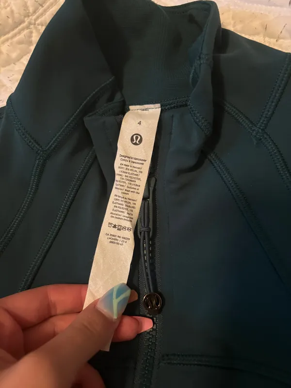 Lululemon Define Cropped Jacket - Image 3