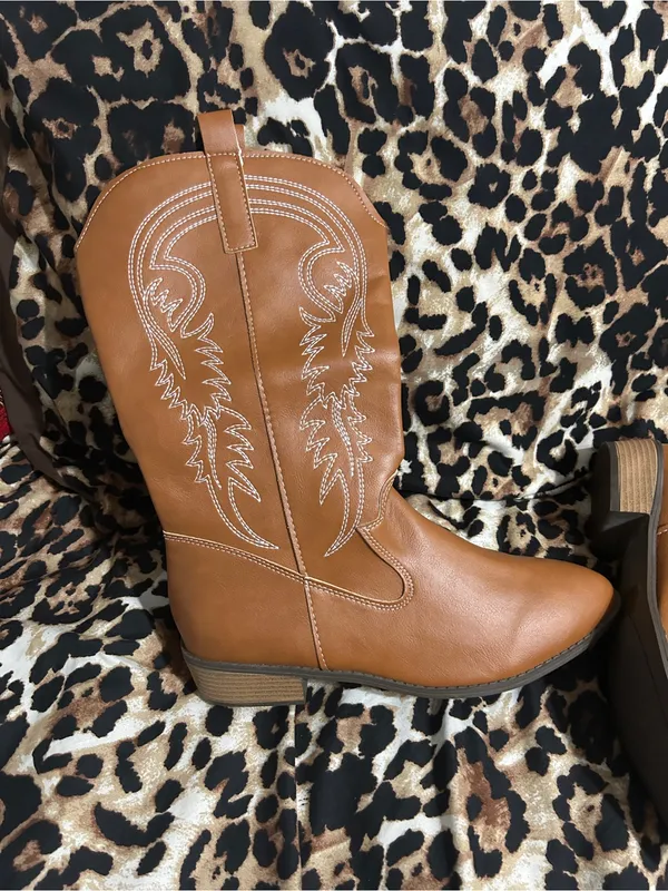 Women's Tan Embroidered Western Lace-Up Boots - Image 2