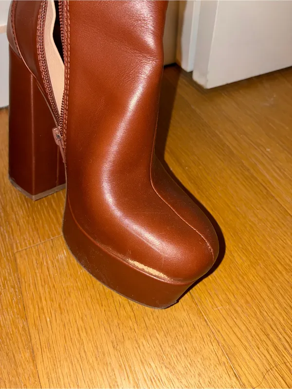 Women’s Platform Ankle Boot in Chestnut Brown Size 8 - Image 2