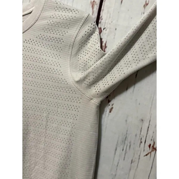 Lululemon Swiftly Breathe Long Sleeve Stretch Perforated Shirt White Size 6/8 - Image 5