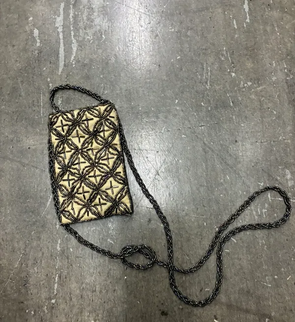 Cute Flapper Style Purse With Gold Flair - Image 3