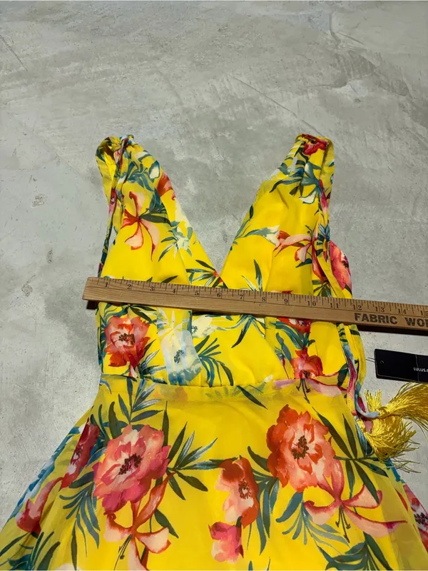 Lulus NWT tropic wonder yellow Floral Tie-Shoulder Midi Dress small - Image 4