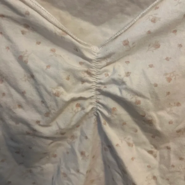 Brandy Melville Floral V-Neck Crop Top - Image 3