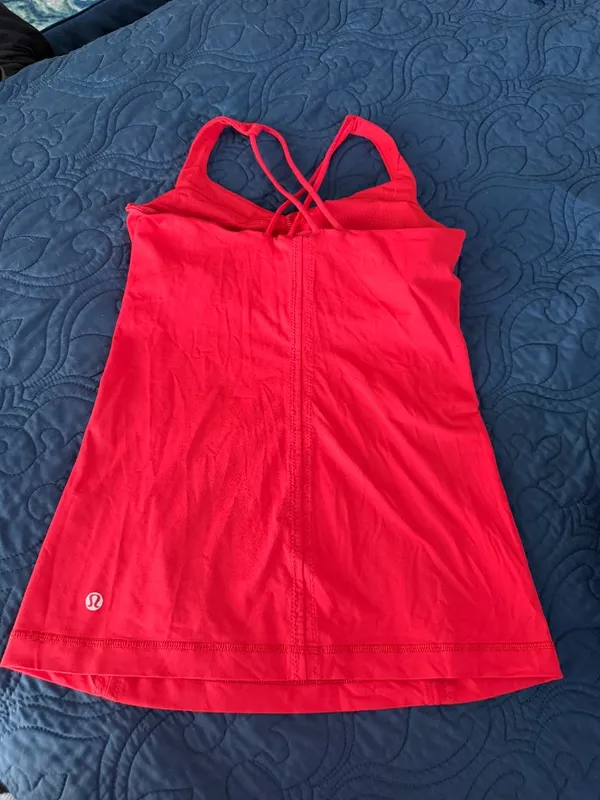 LULULEMON Free To Be Tank in Love Red colorway Size 6 - Image 5