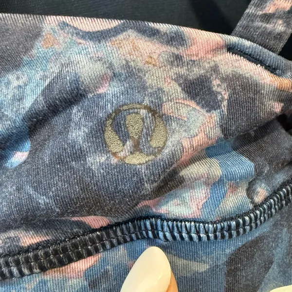 LULULEMON Energy Bra in Moody Mirage Bark Berry Deep‎ Navy / Naval Blue size 4 - Image 5