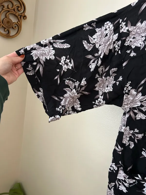 Spiritual Gangster black and white floral kimono - Image 4
