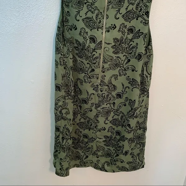 Forever 21 Womens Size XS Sleeveless Swing Dress Green Black Paisley Exposed Zip - Image 7