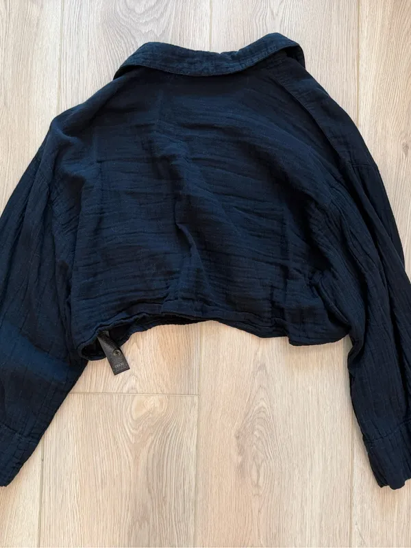 ASOS Cropped Black Button-Up Shirt - Image 5