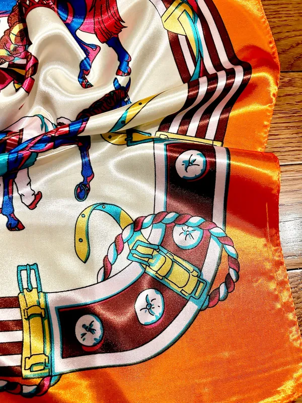 Vintage classic EQUESTRIAN horses PRINT ORANGE/ off white SQUAR SILK SCARF 35/35 - Image 4