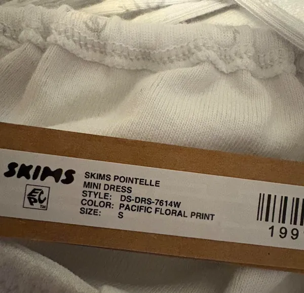 Skims logo pointelle mini dress Color pacific floral print - Image 4