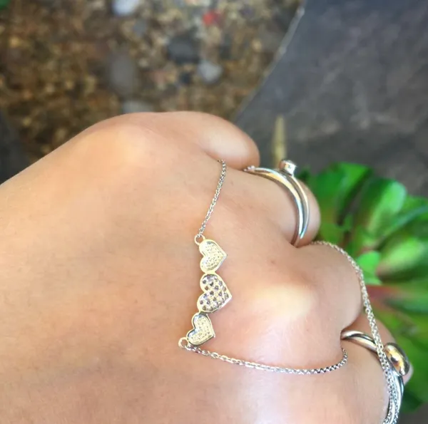 14k White Gold Heart Necklace - Image 3