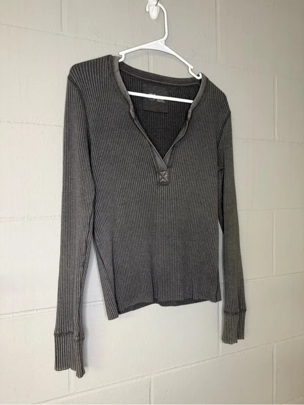 Aerie Fireside Long Sleeve Henley T-Shirt in Dark Grey Women’s Size Medium Tee - Image 5